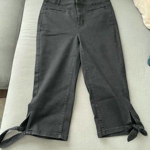 Ladies denim capris